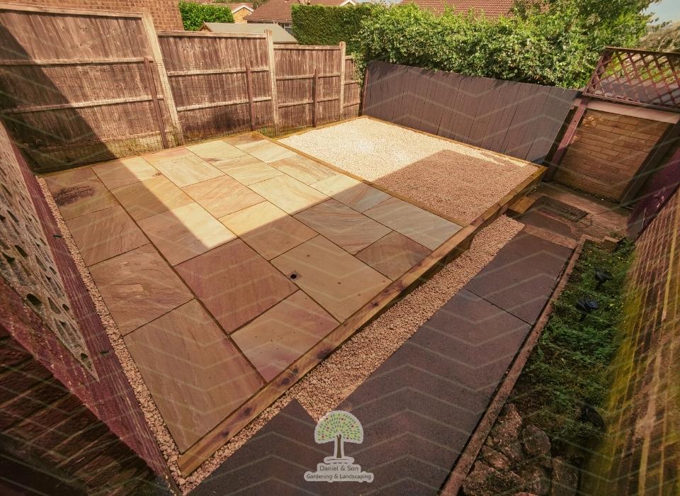 Mint Fossil Sandstone Paving & Cotswold Gravel